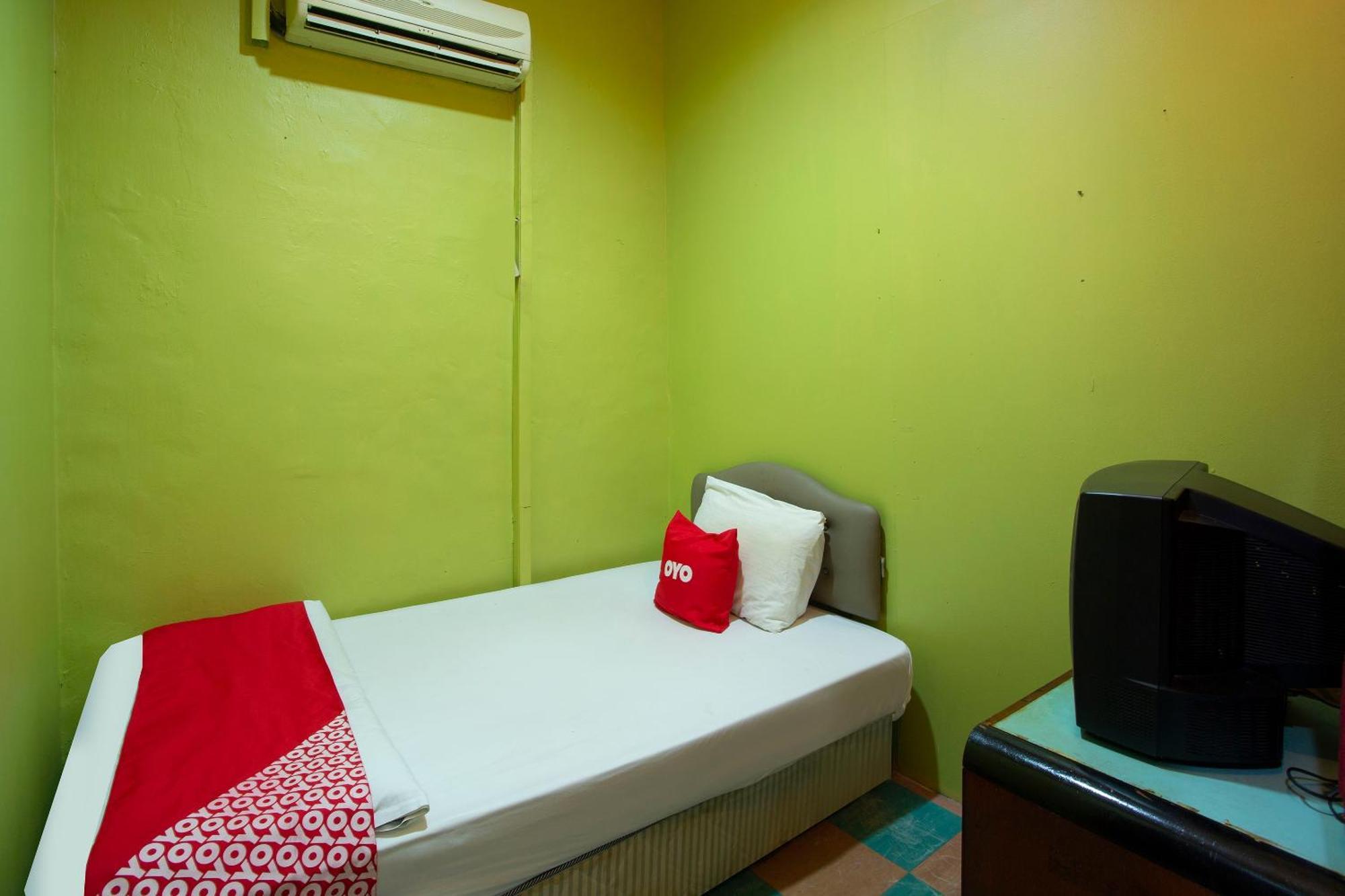 Spot On 90137 Casavilla Hotel Pudu Kuala Lumpur Exterior foto